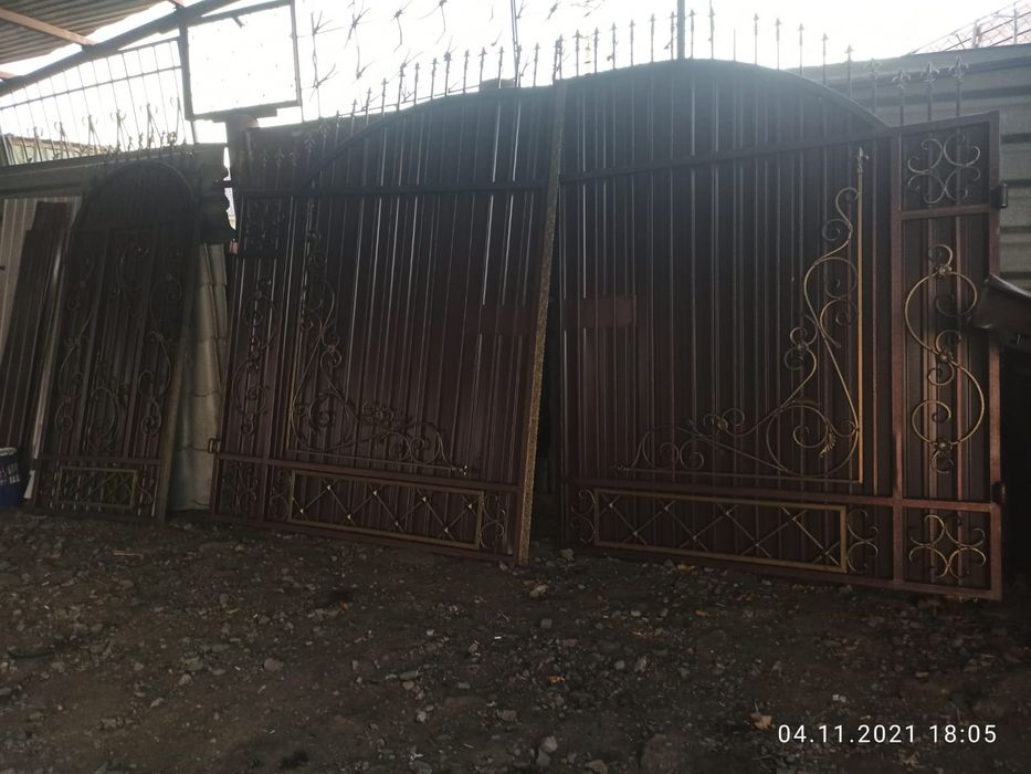 Продам ворота с калиткой кованые с полимерным покрытием