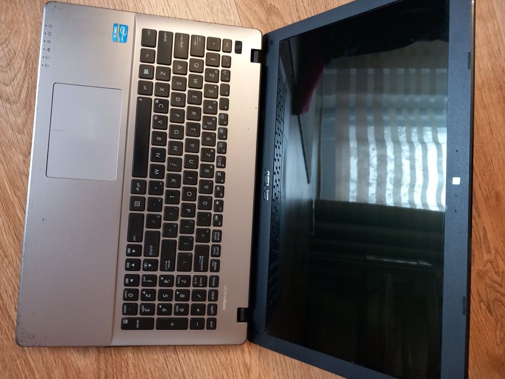 Laptop Asus Intel i3