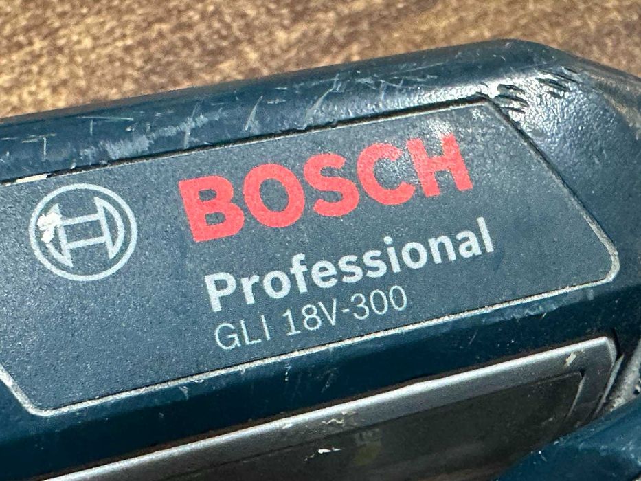 Акумулаторна лампа Bosch GLI 18V-300, 18 V с батерия 4,0Ah