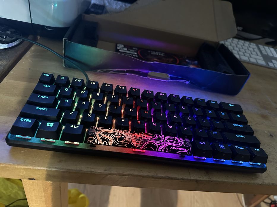 Tastatura gaming hyperx alloy 60 taste