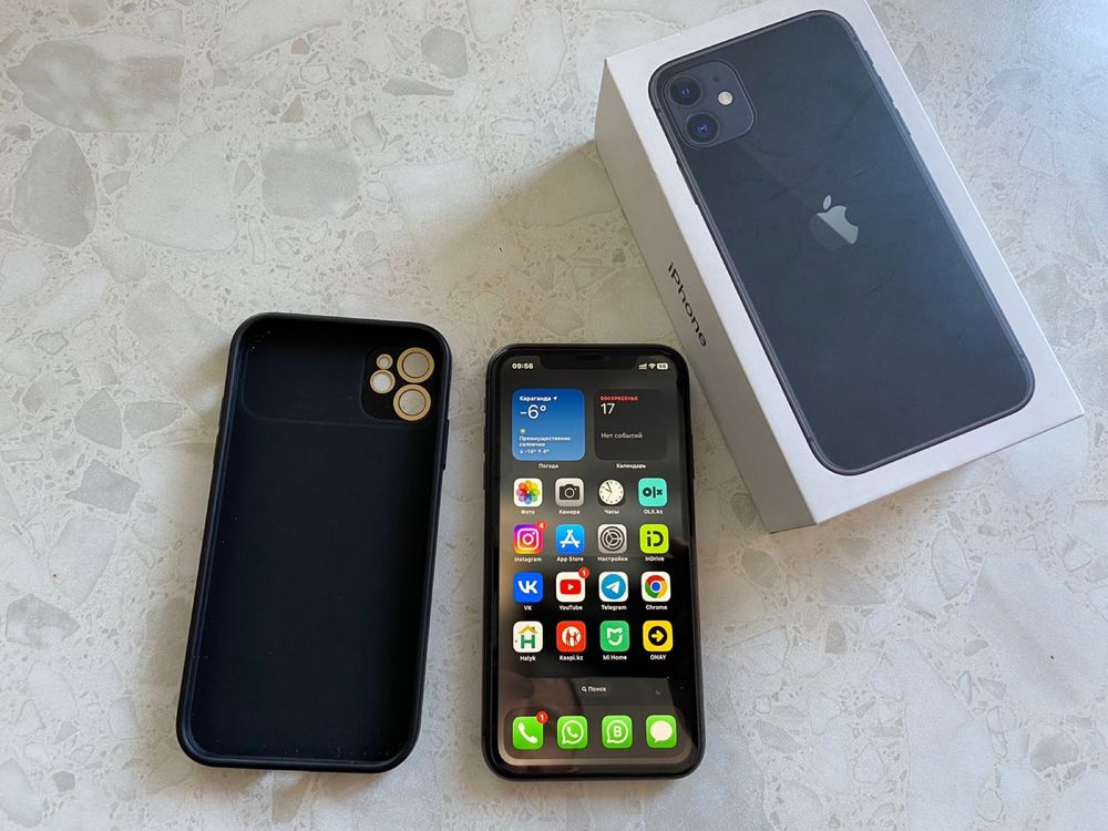 Продам Iphone 11  64 gb black