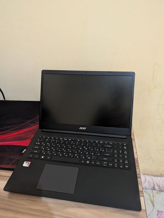 Ноутбук Асер 2020 года SSD 256Gb/ HDD 500Gb