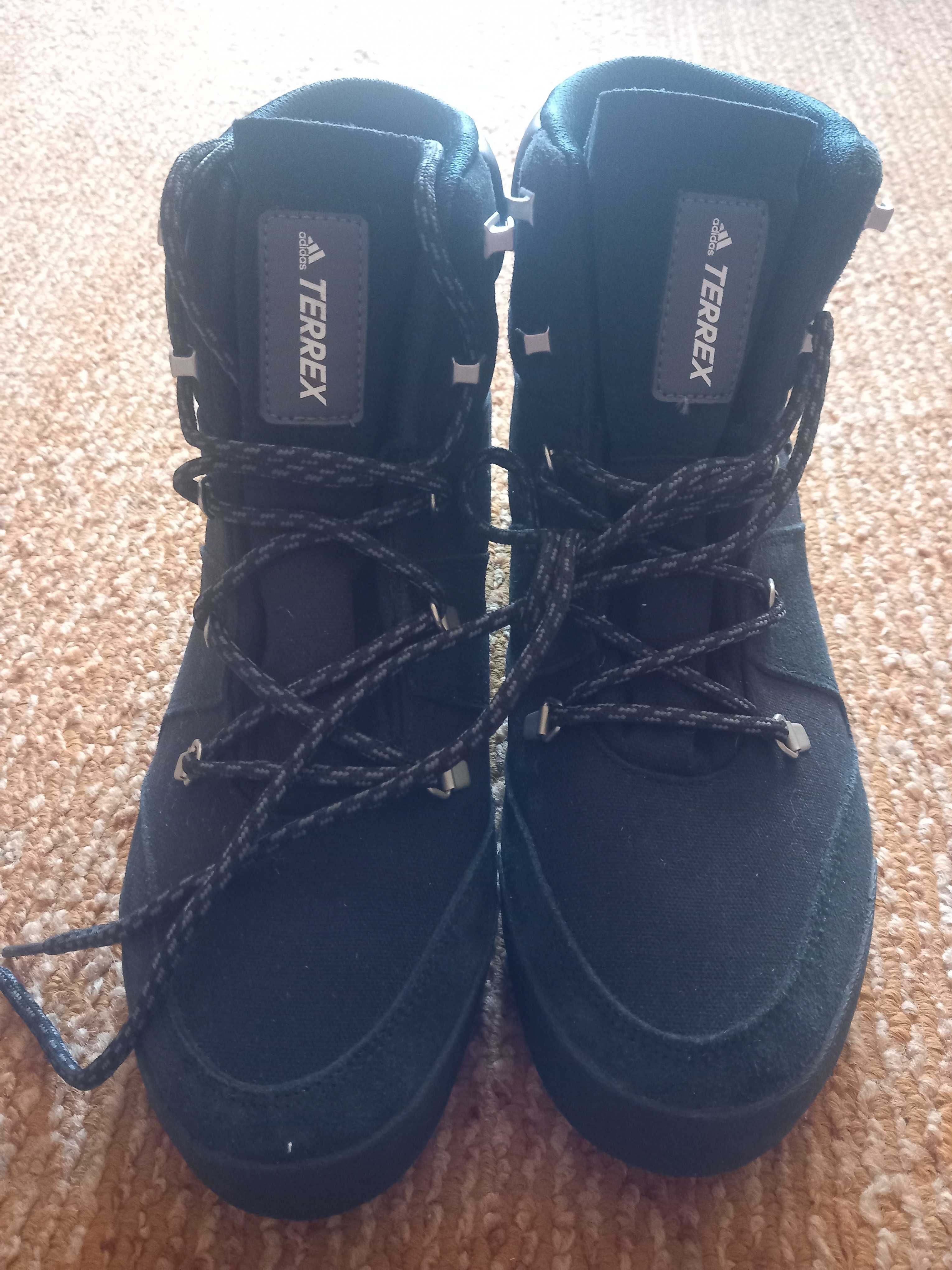 Чисто нови обувки adidas terrex