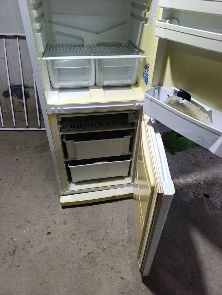 Продам холодильник