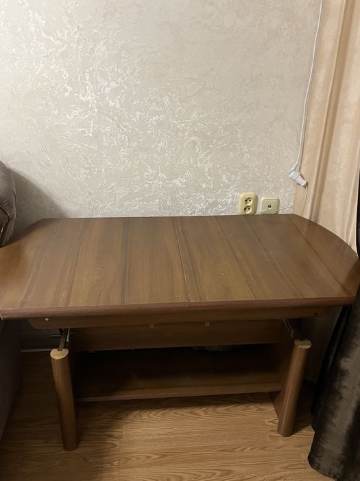 Продам стол в отличном состоянии 30 000 тг