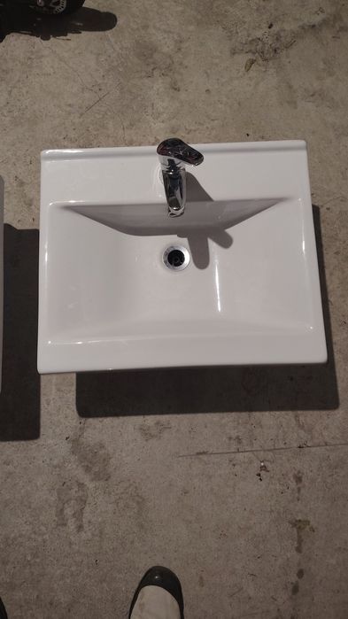 2 lavoare baie plus doua baterii