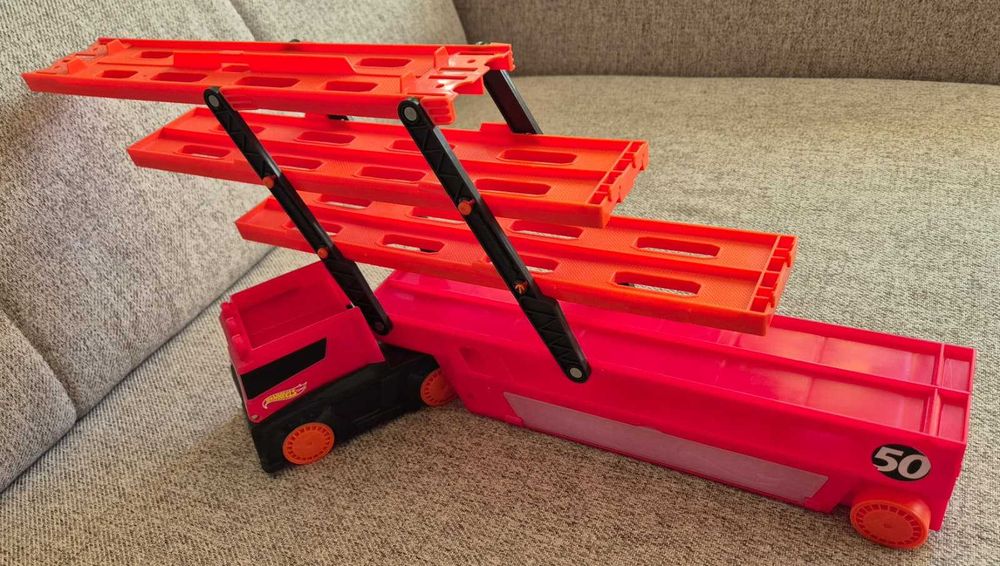 Camion Transportator Hot Wheels Gigant (Mega Hauler)