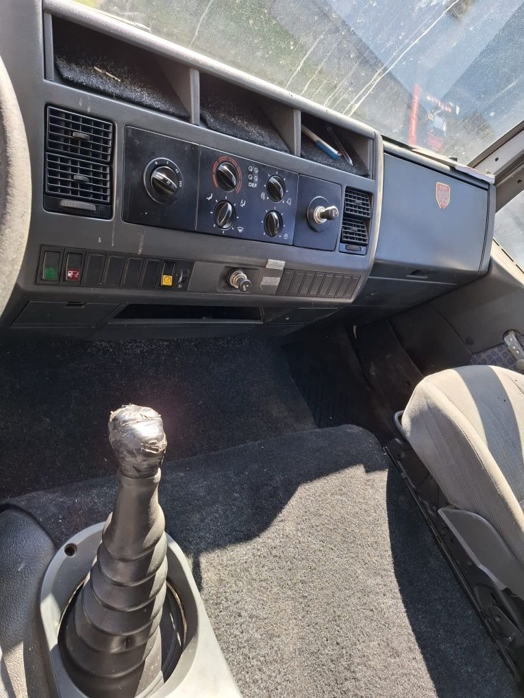 Autoplatforma MAN LE 180