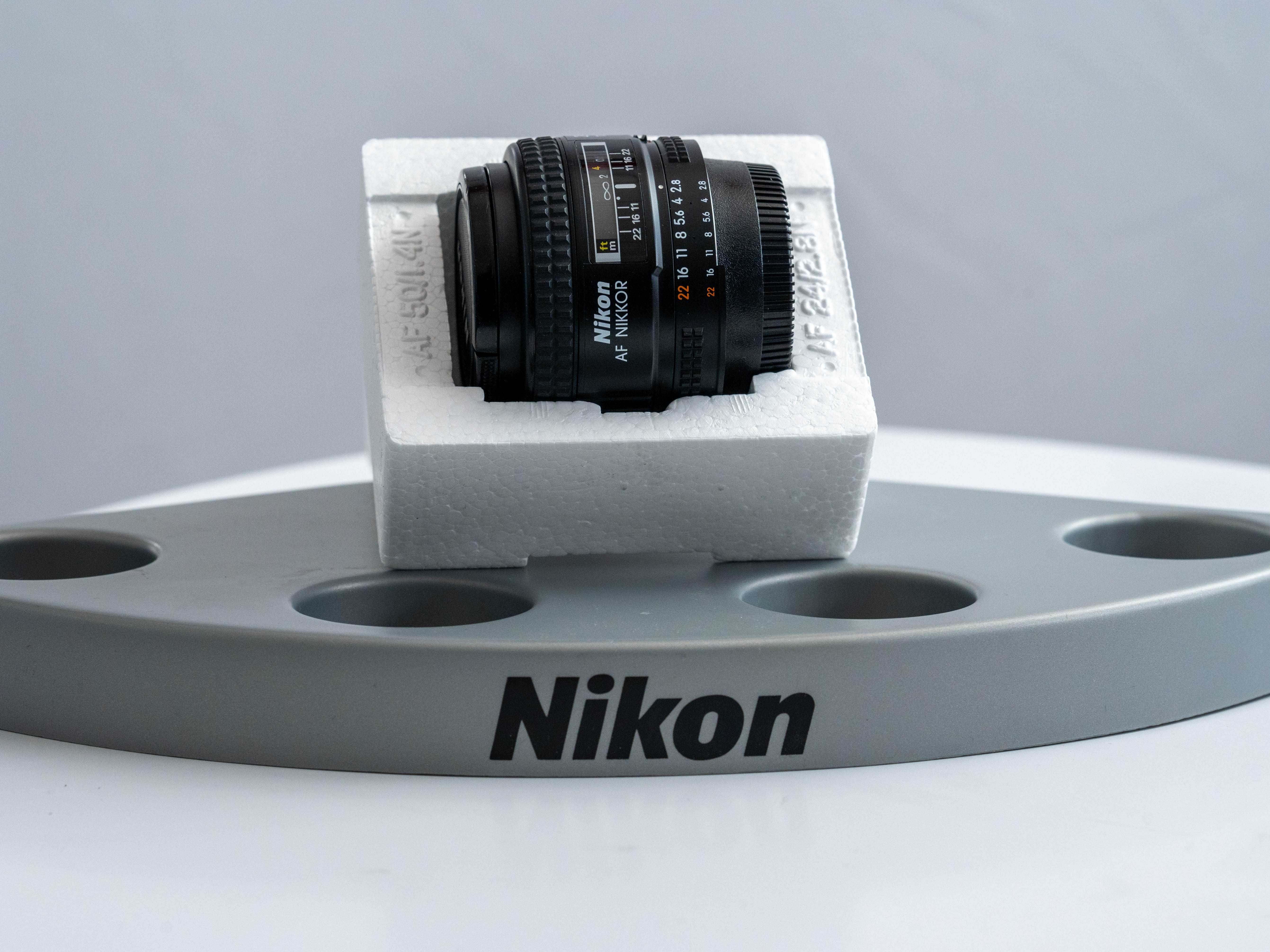 НОВ Обектив Nikon 24mm f/2.8 D