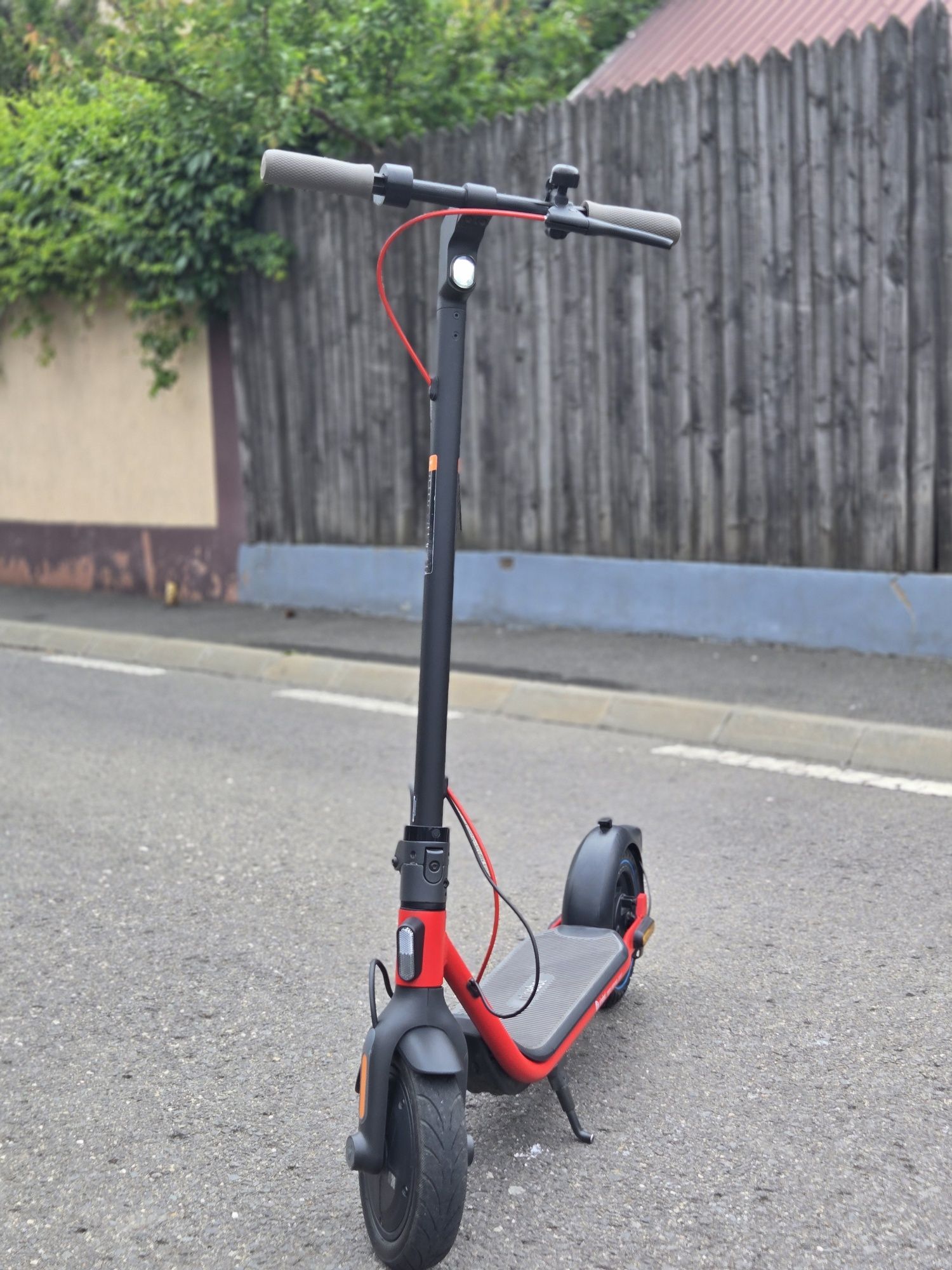 Trotineta electrica Ninebot KickScooter D38E