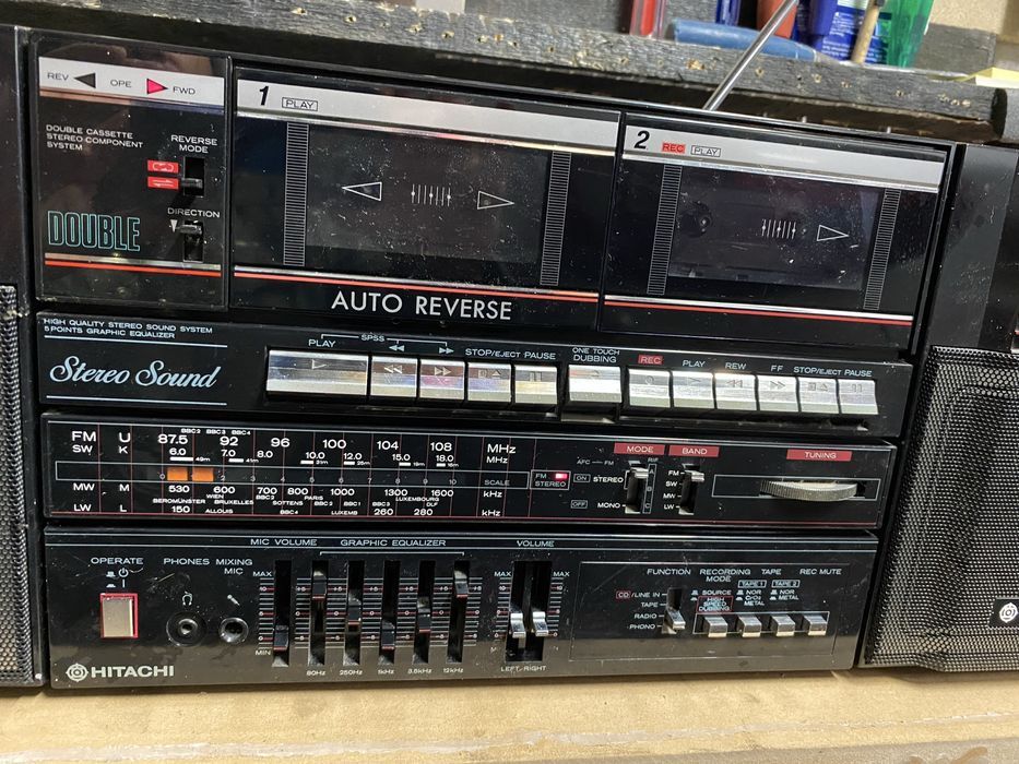 Касетофон “Хитачи”