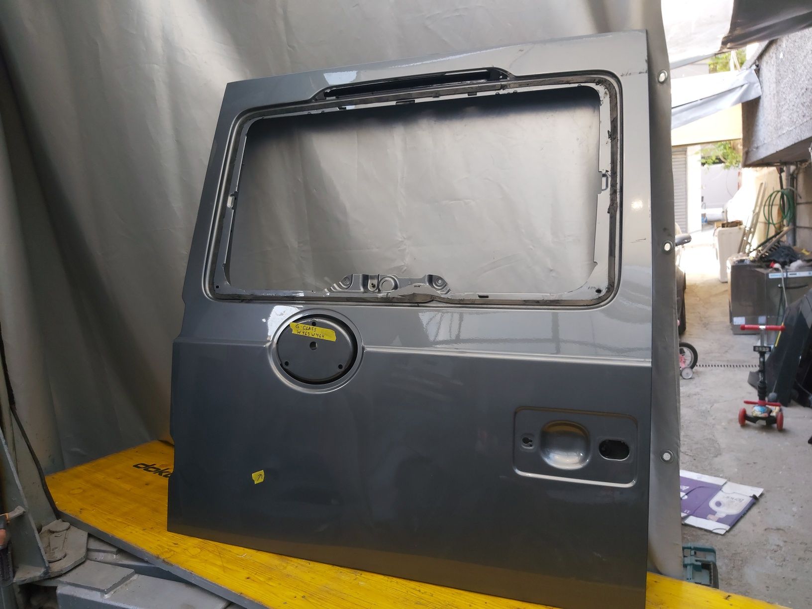 Задна врата кора защита резервна гума  Mercedes  G Klass  W463 W464