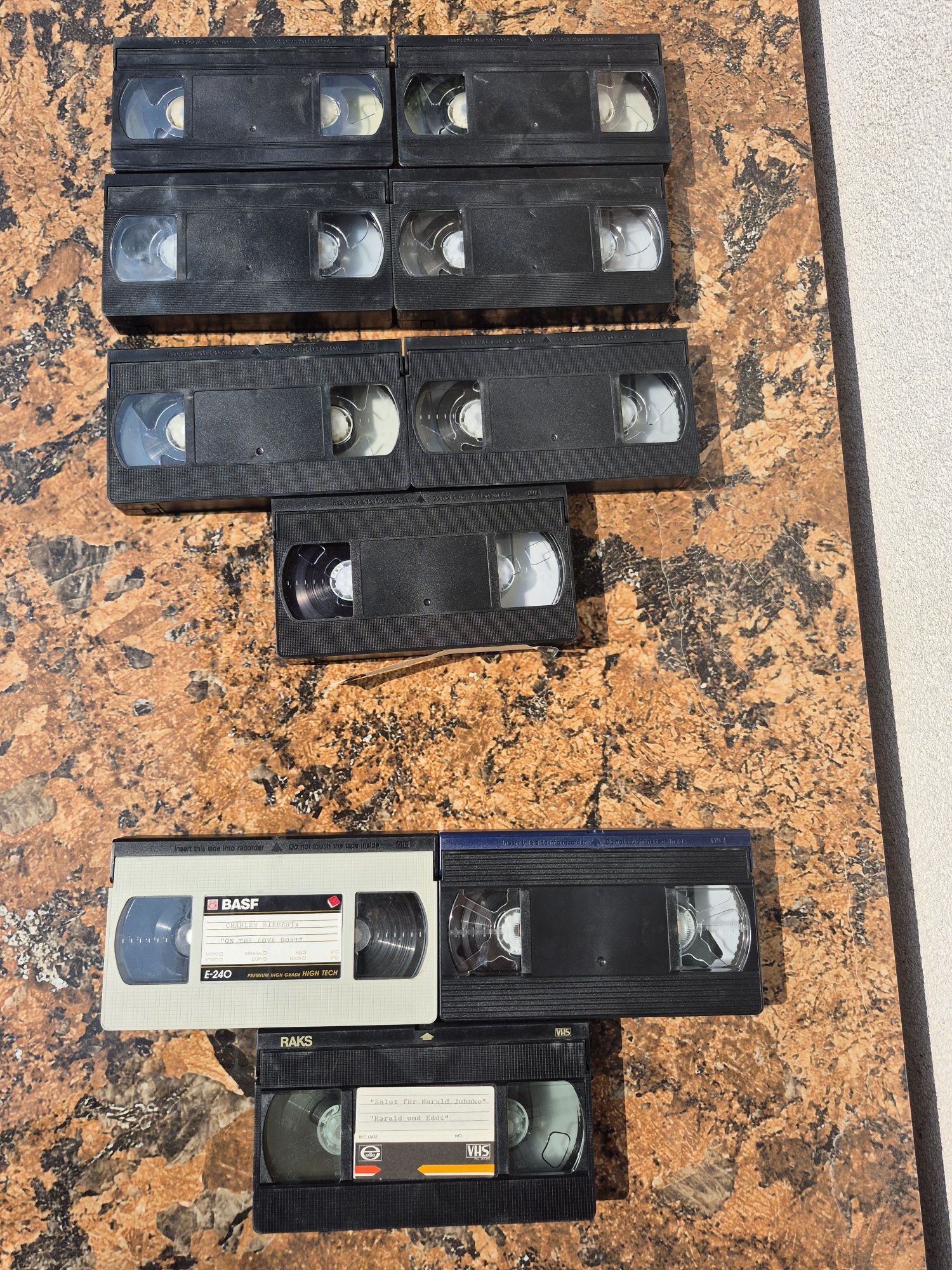 Vând 18 casete video VHS originale colectie filme acțiune, drama, sf