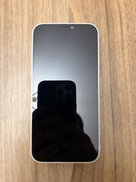 iPhone 12 128GB — отличное состояние, iOS 18.7.1, Face ID работает