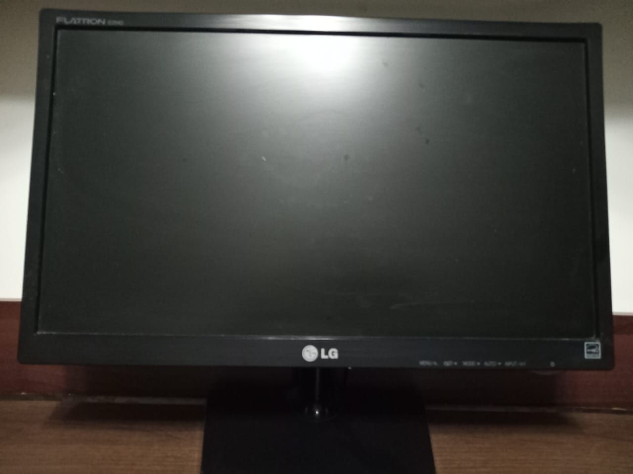 Lg;LATRONE2042 se