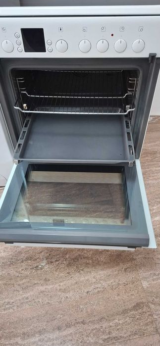 Свободно стояща печка Bosch - 4 котлона - Гаранция