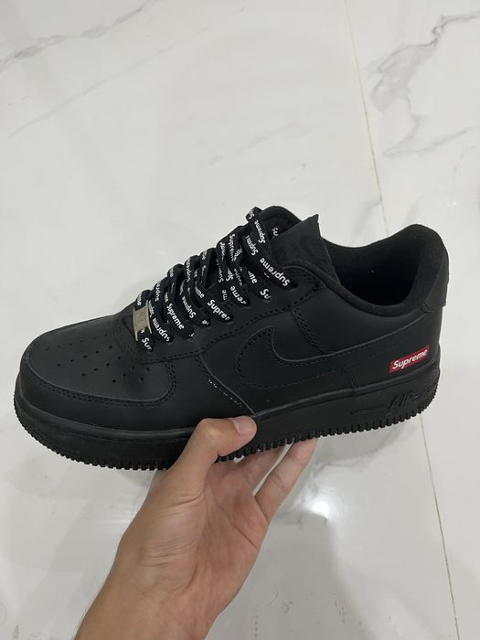 Кроссовка Nike Supreme