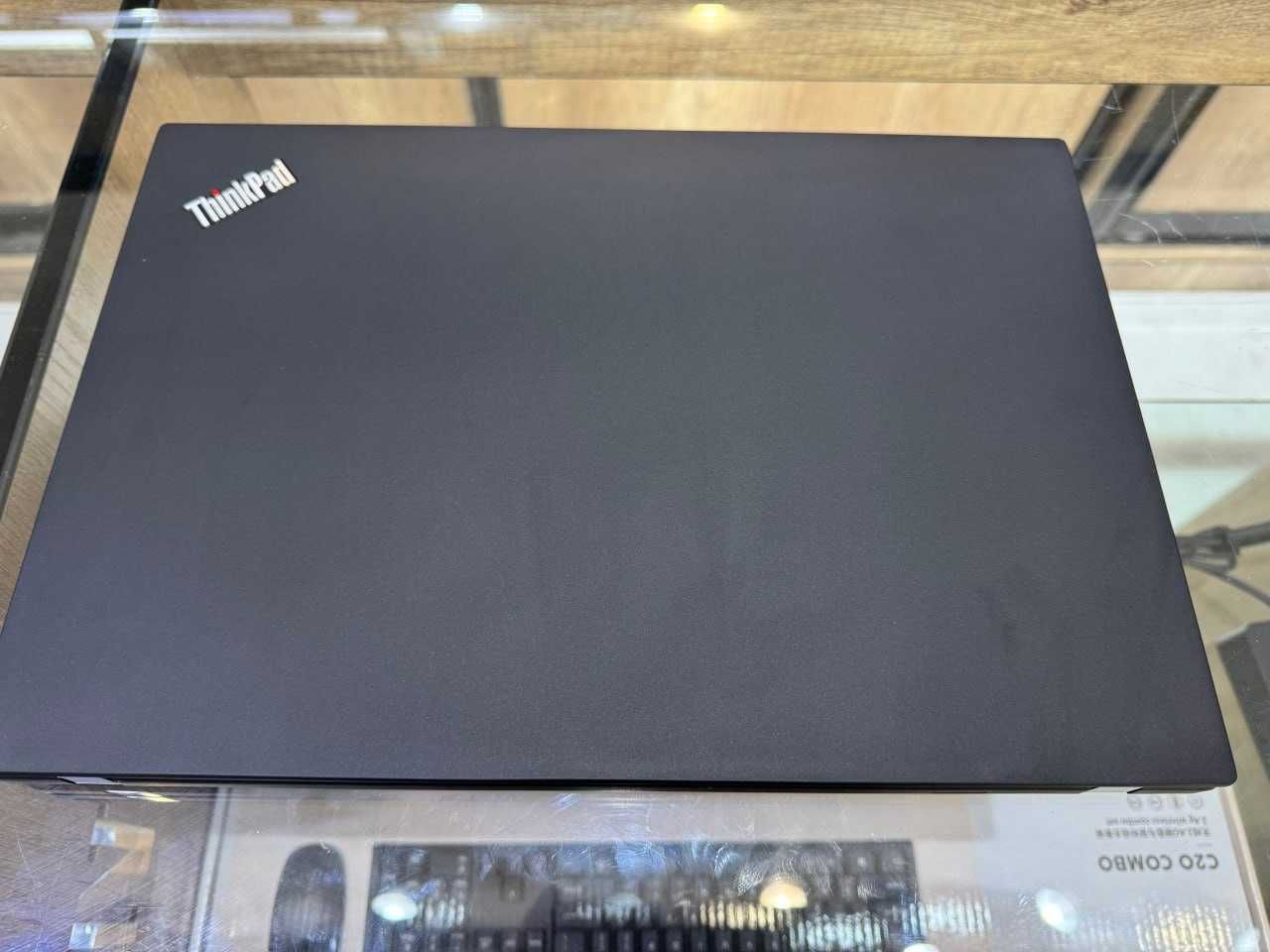 Lenovo ThinkPad T14 Gen 2 Core i 5 11 pokoleniya holati ideal