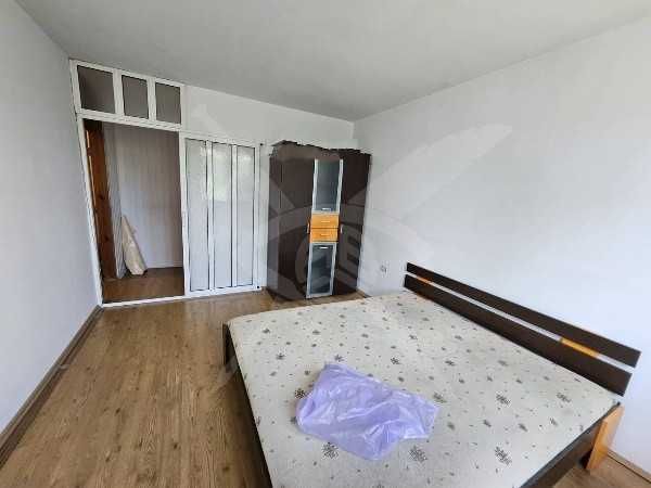 Дава се под наем Двустаен апартамент в Пловдив, Гагарин - 57 кв.м за 91168 € - Снимка #3