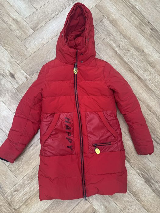 Продам куртку зимную на девочку на 8-9 лет