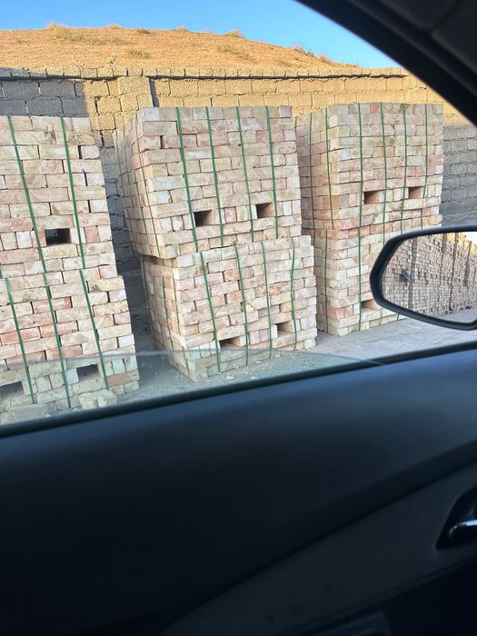 Пишган гишт биринчи ва иккинчи суртларда