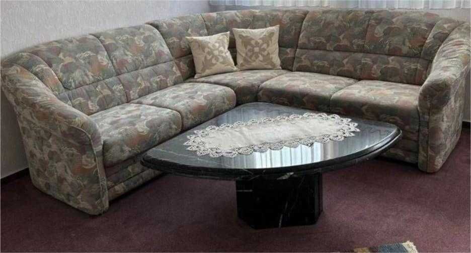 Masuta granit si canapea /coltar