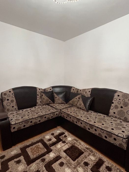 Coltar living extensibil din piele