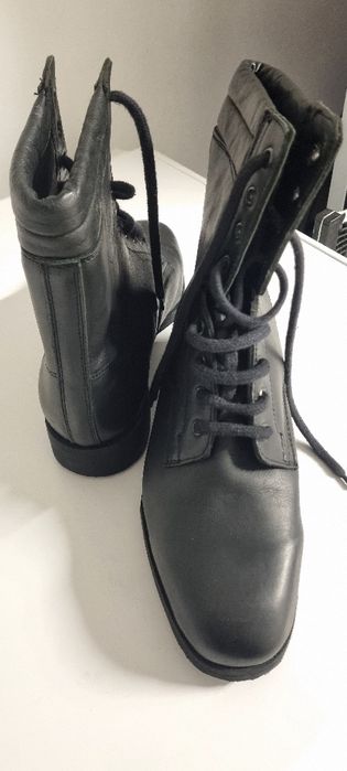Bocanci militari din piele