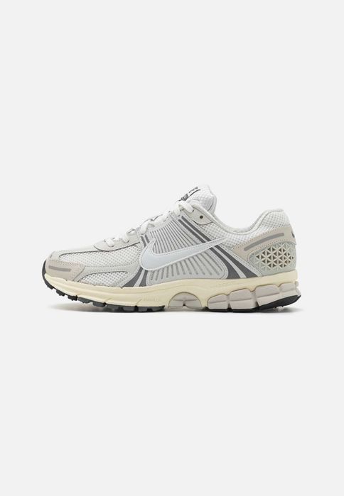 Nike Vomero 5 culoare iron grey/light bone