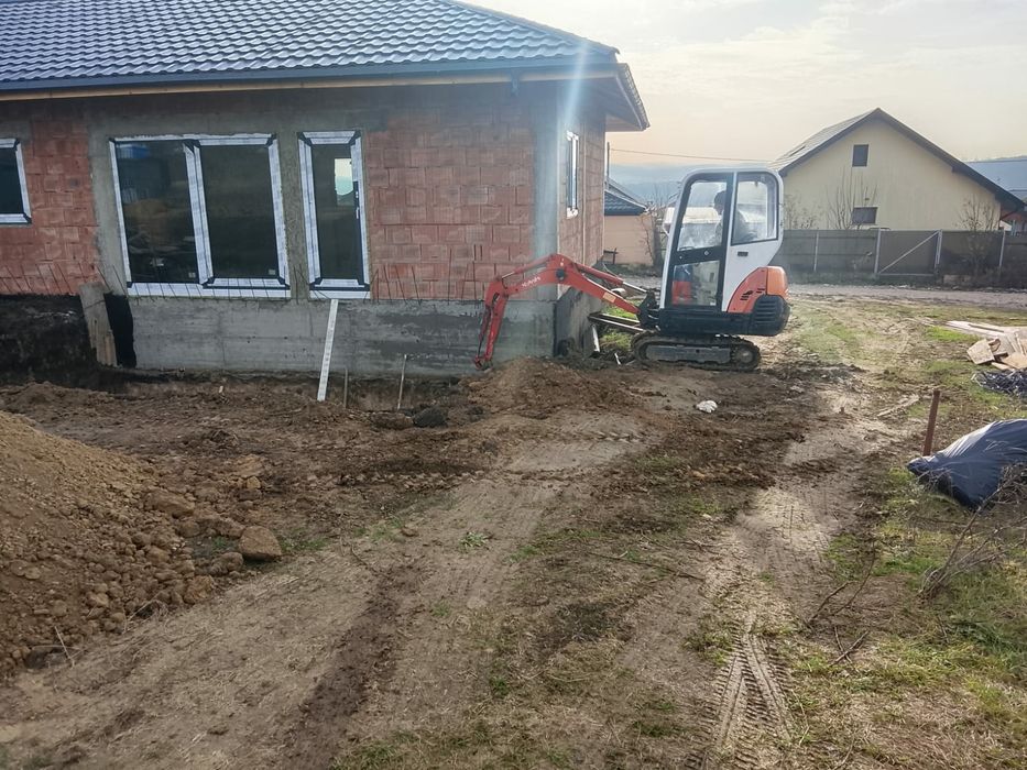 Închiriez excavator buldoexcavator