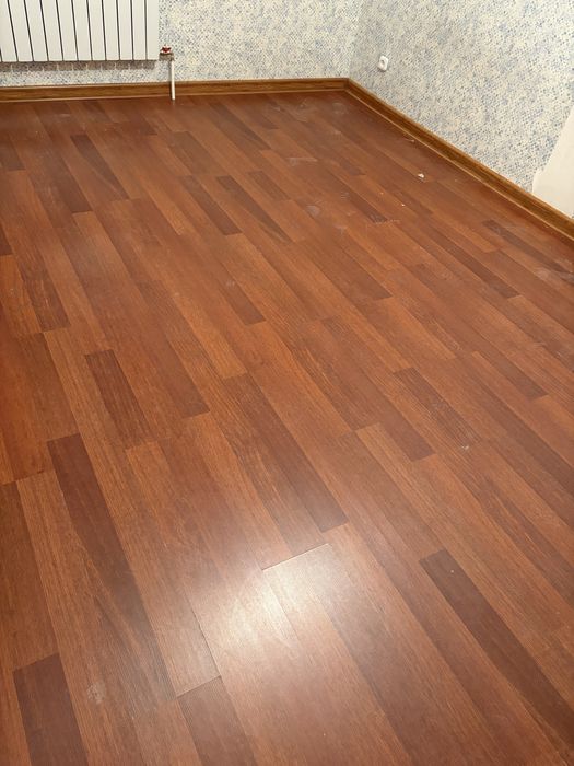 Продам ламинат и шкафы в отличном состояний