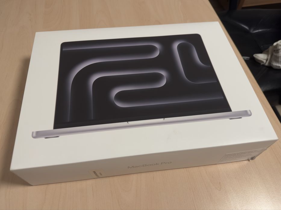 Macbook M4 PRO 14,2. 24 RAM, 512 SSD. Silver