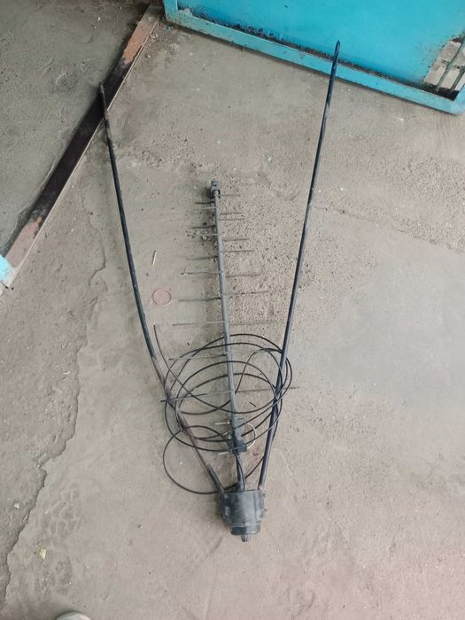 Продам цифровую антенну (б/у, без провода) адрес 6 мкр