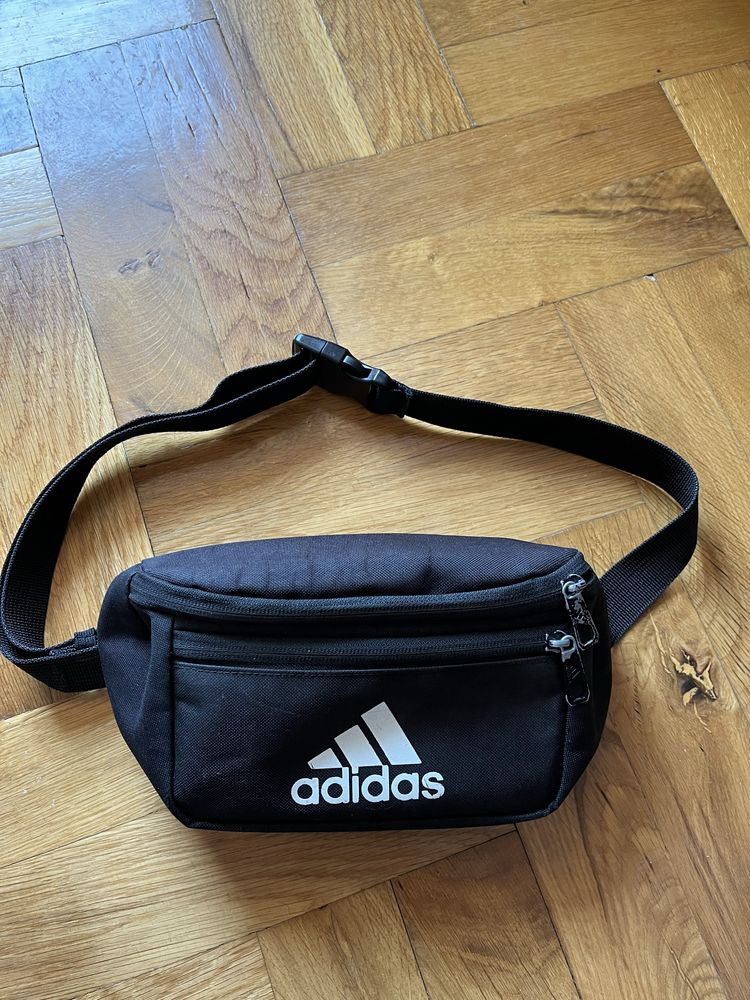Чантичка на Adidas