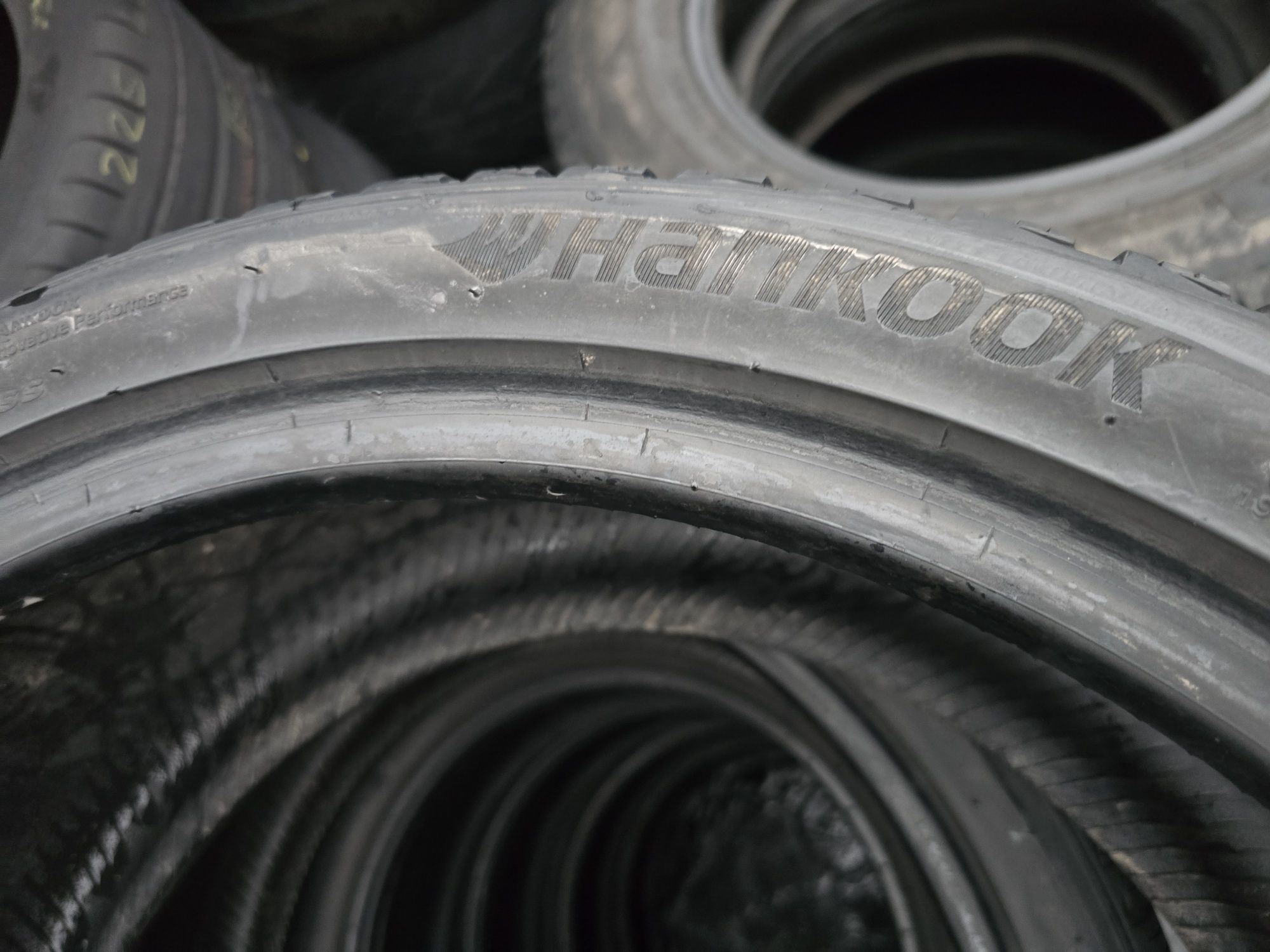 255.35.19 hankook m+s