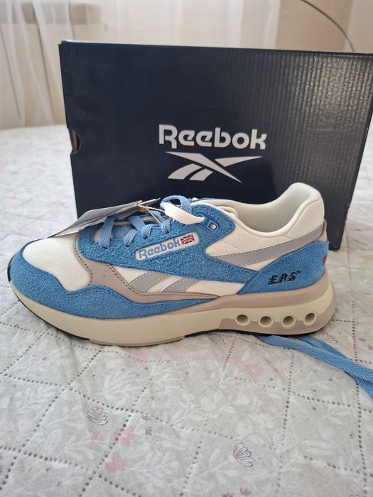 Чисто нови маратонки REEBOK