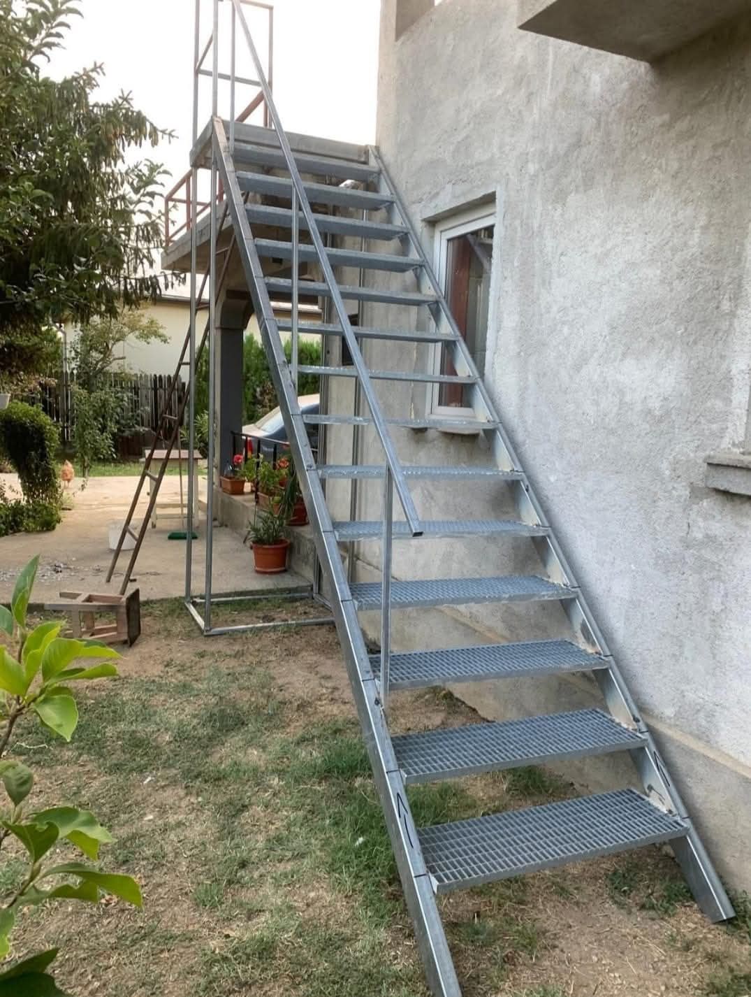 Scări metalice galvanizate la orice demisiune asiguram transport ori u