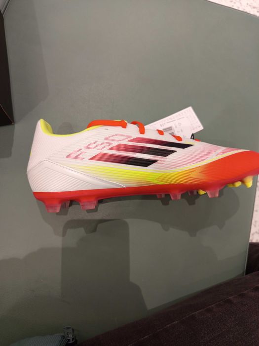 Бутонки Адидас/Adidas