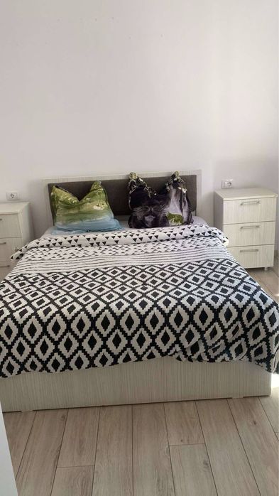 Inchiriez apartament