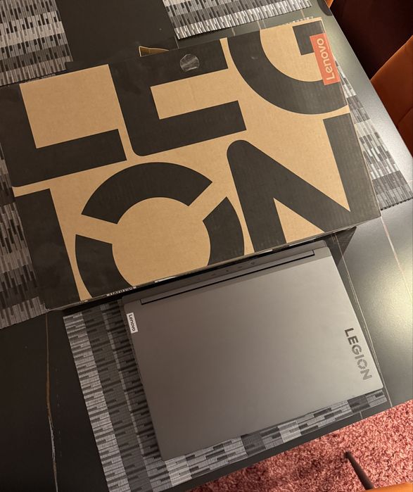 Laptop Lenovo Slim 5 16APH8