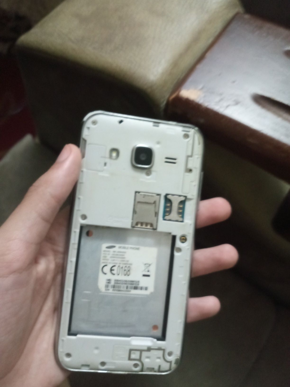 Телефон: Samsung J2
