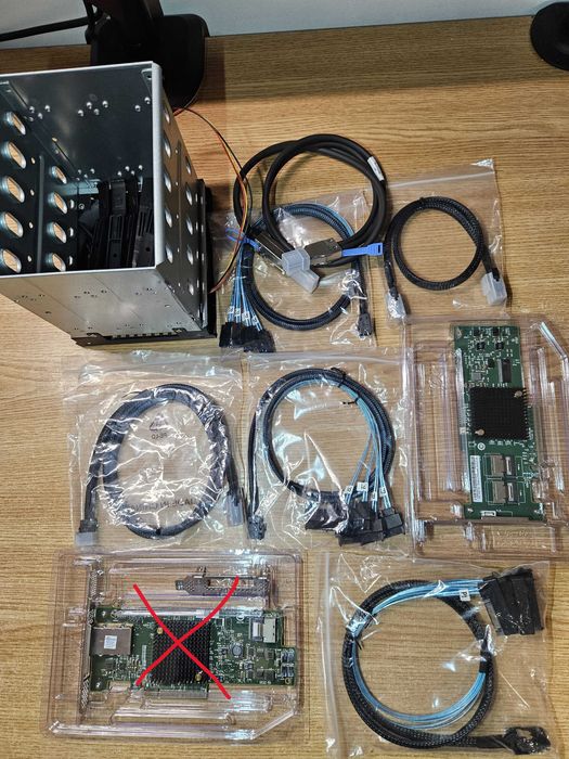 Componente server / desktop PCIE SAS Controller + cabluri
