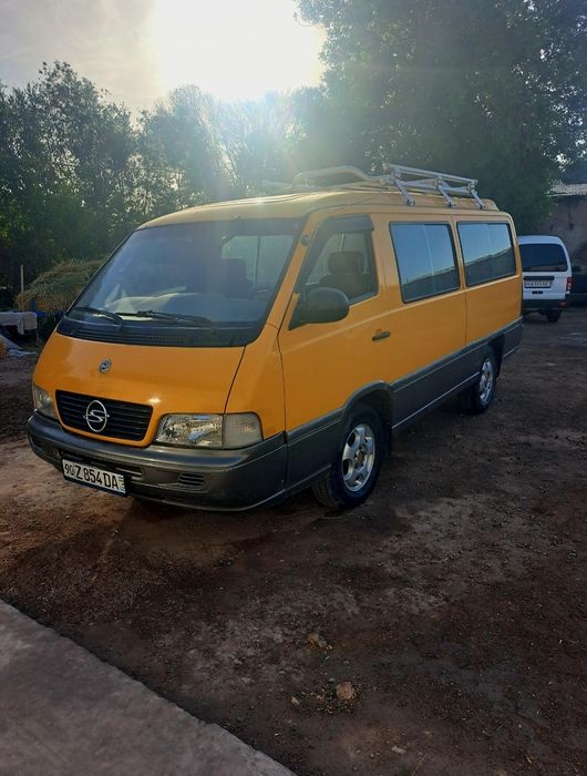 SsongYong Istana mikroavtobus 15 oʻrindiqli