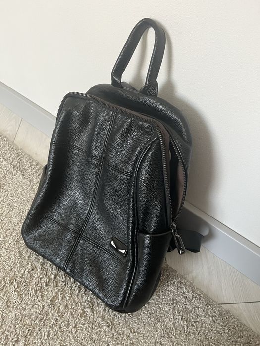 Продам рюкзак новый школьный