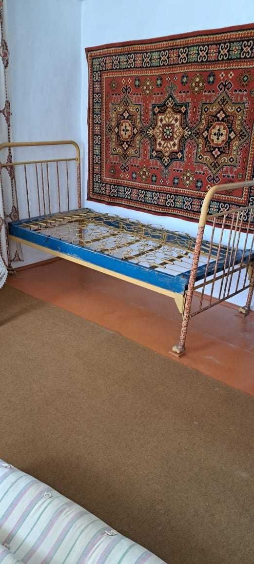 Кровать железная