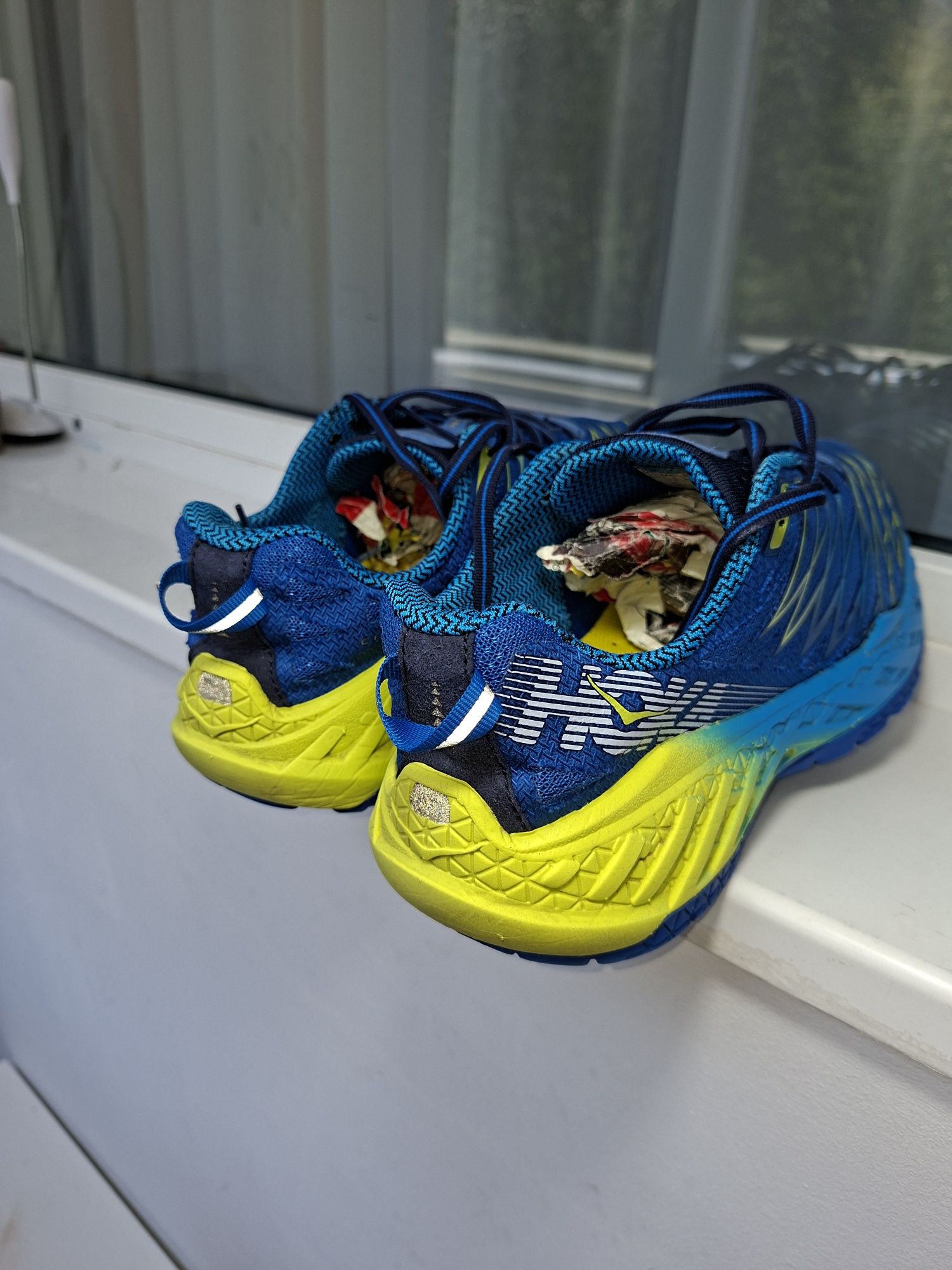 Vând pantofi sport Hoka originali nr 42
