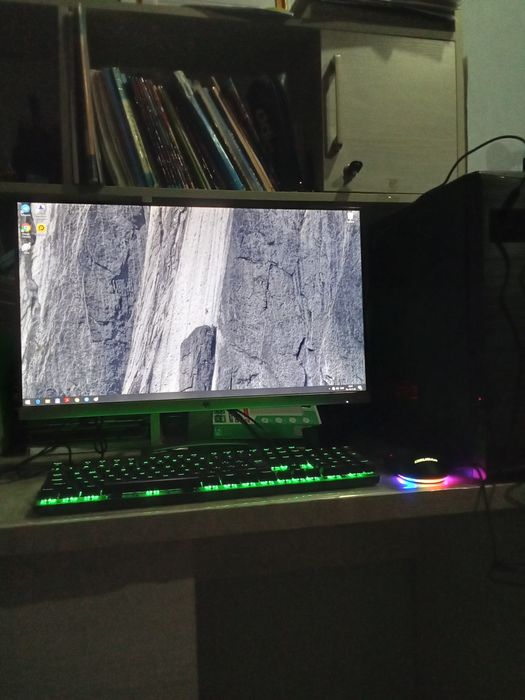 Moshni pc sotiladi narhi 250$ keysi rgb