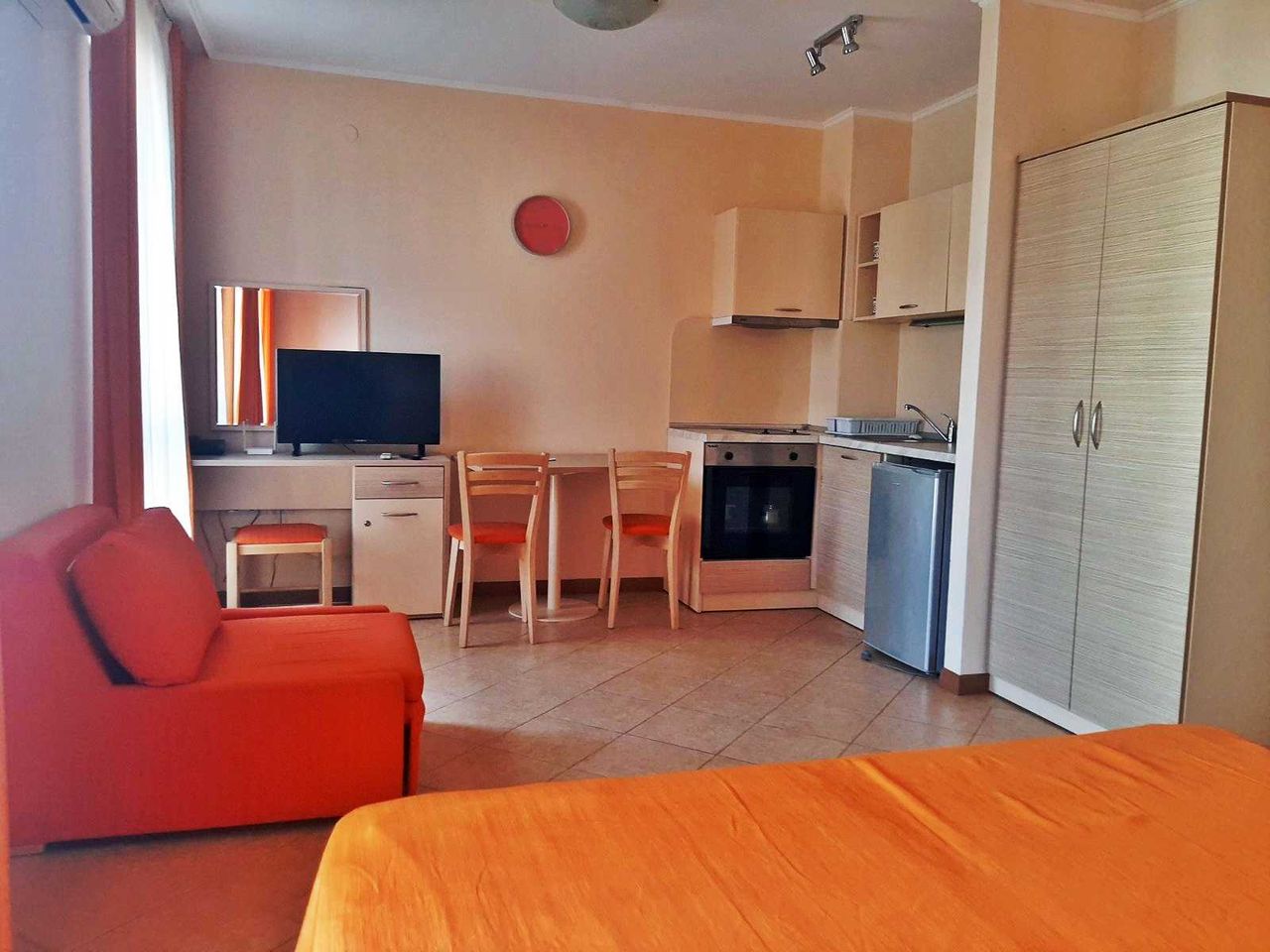 Продава се Едностаен апартамент в к.к. Слънчев бряг - 43 кв.м за 1070 €/кв.м - Снимка #7