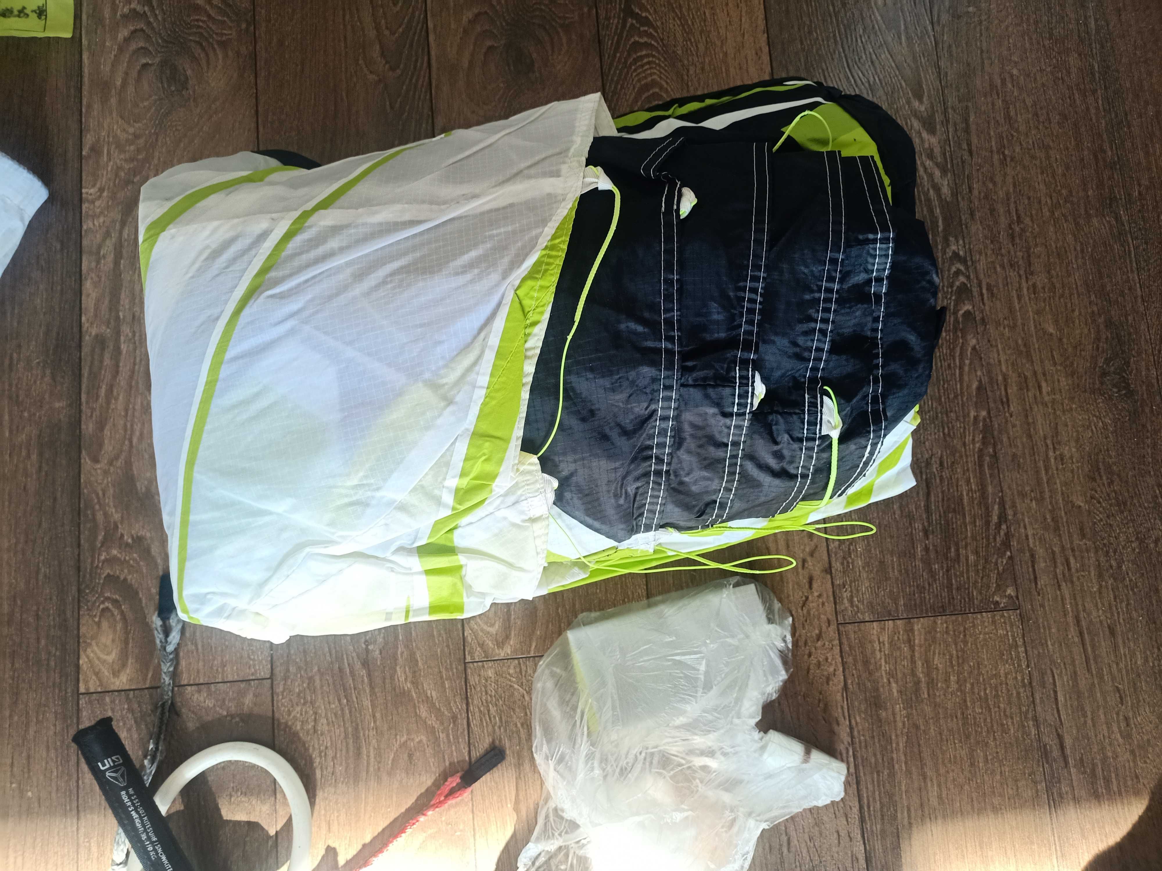 9m Gin Eskimo snowkite + Gin Iced bar