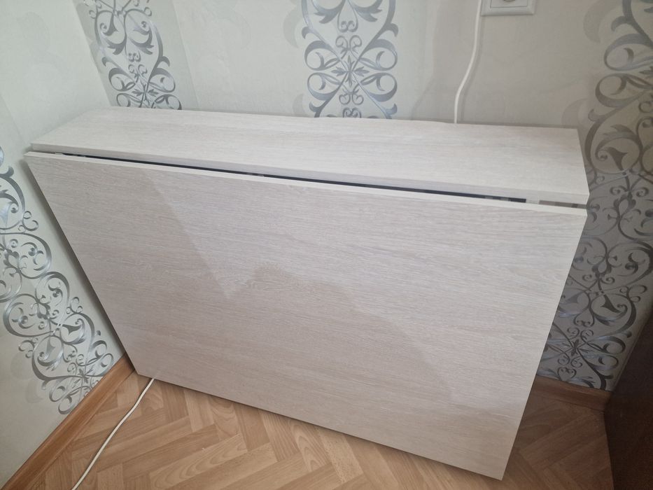 Продам стол-книжку ширина 1 метр, длина 160, белый.